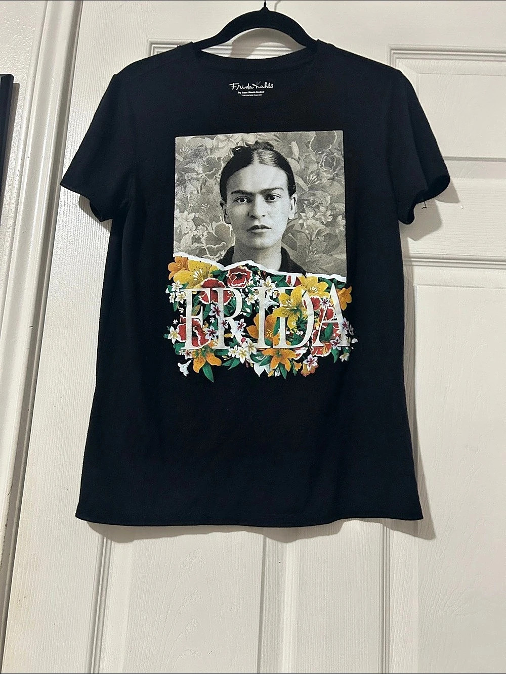 Frida Kahlo Floral Portrait Graphic Tee Floral Graphic Tee in Black Medium Like